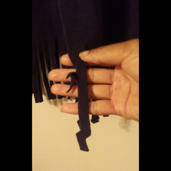 🆕 LISTING!! NWOT OLD NAVY FLEECE FRINGE SCARF - Picture 7 of 9